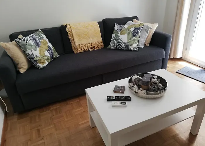 Old Town Stay Furnished Apartment